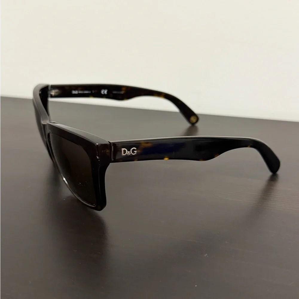 D&G Dolce & Gabbana Women’s Tortoiseshell Oversized Sunglasses DD3080 502/73